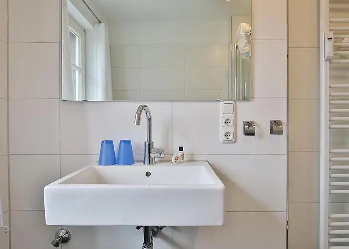 Am Rosenhain 9 Am Rosenhain 9 4 Apartment *